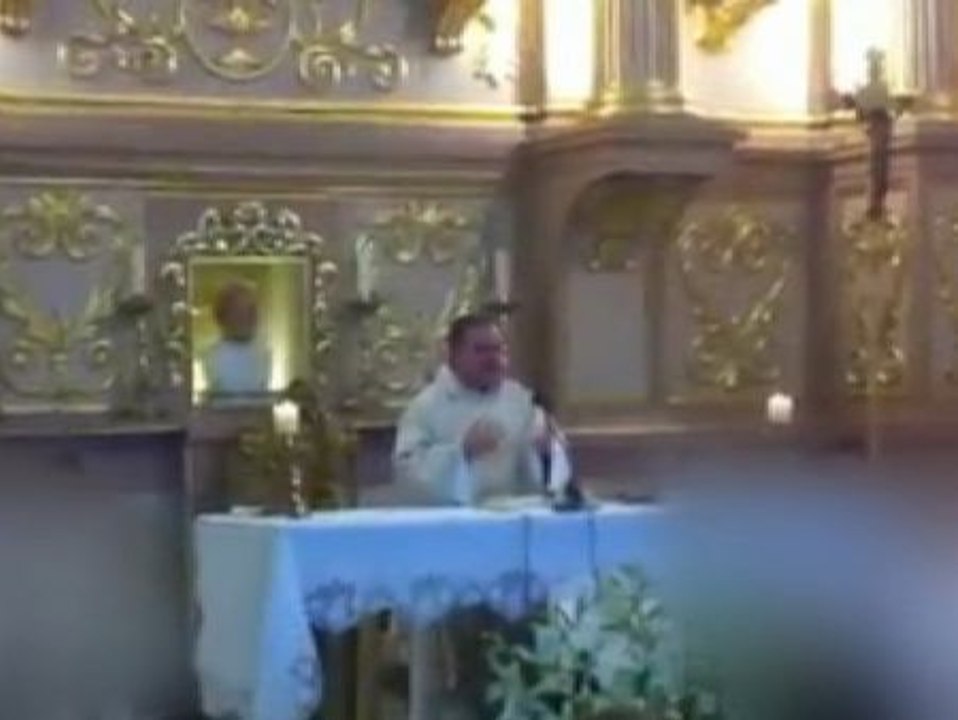 Los vecinos de Churra definen a su parroco como muy estricto y poco partidario de determinadas conductas sexuales.