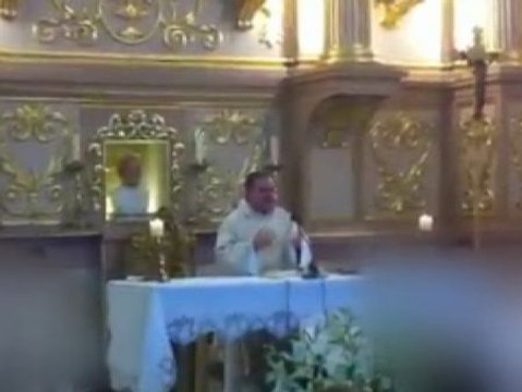 Los vecinos de Churra definen a su parroco como muy estricto y poco partidario de determinadas conductas sexuales.