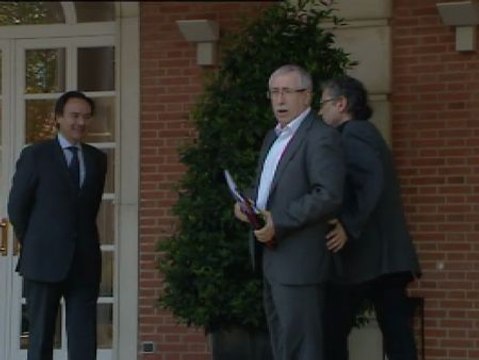 Rajoy se reúne con sindicatos y empresarios