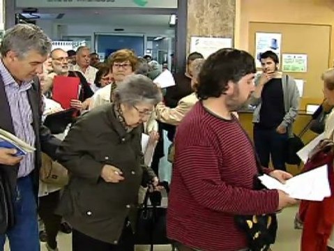 Un grupo de jubilados colapsa una oficina de la Seguridad Social