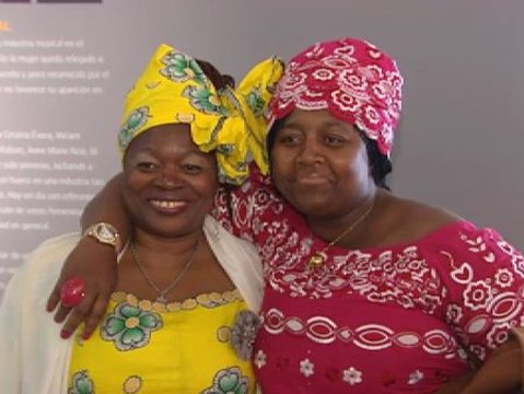 La Fundación Mujeres por África muestra sus trabajos en una exposición