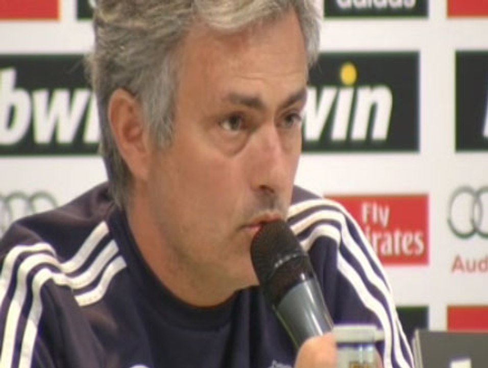 Mourinho dibuja a un Casillas en decadencia y a un Pepe frustrado