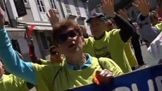 Multitudinaria protesta de los afectados por las participaciones preferentes en toda Galicia