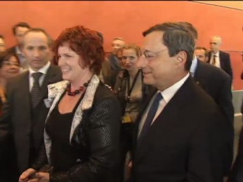 La bajada de tipos del BCE da esperanzas en un giro en la política económica europea