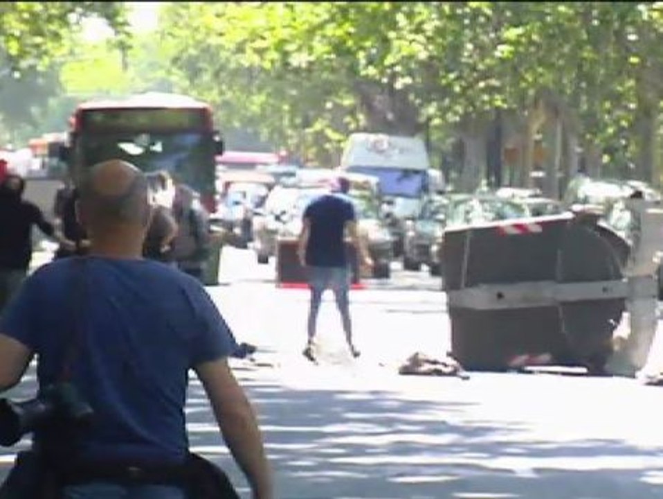 Disturbios en Valencia durante la jornada de huelga general en el sector de la educación