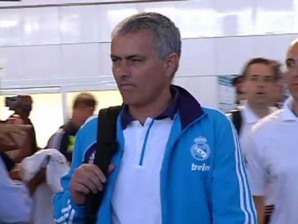 El Real Madrid llega entre pitos y aplausos