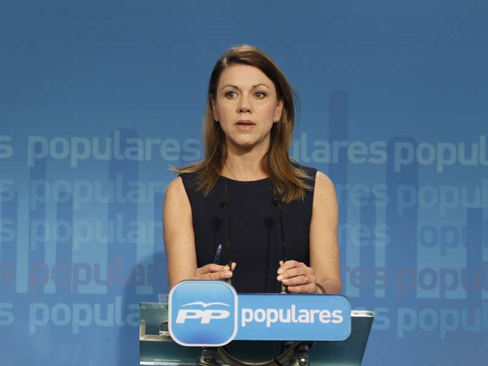 Cospedal insiste en relacionar a los escraches con la violencia y el nazismo