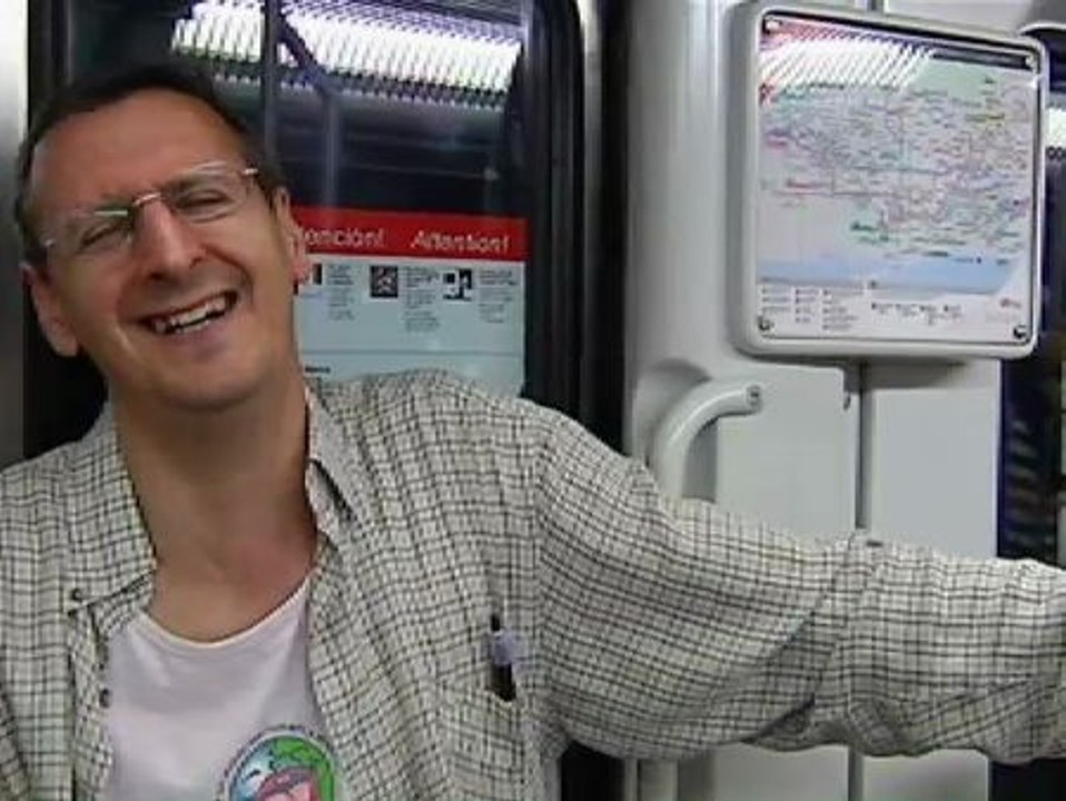 Risoterapia en el metro para alegrar el día a los usuarios.