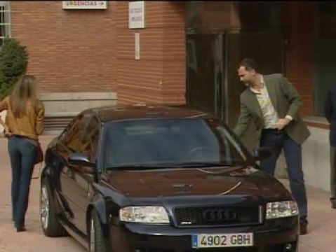 Los Príncipes de Asturias llegan a la clínica donde operan al Rey