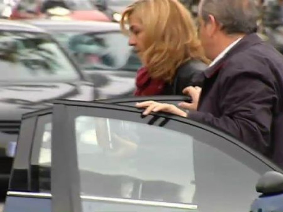 La Audiencia suspende la imputación de la infanta, de momento