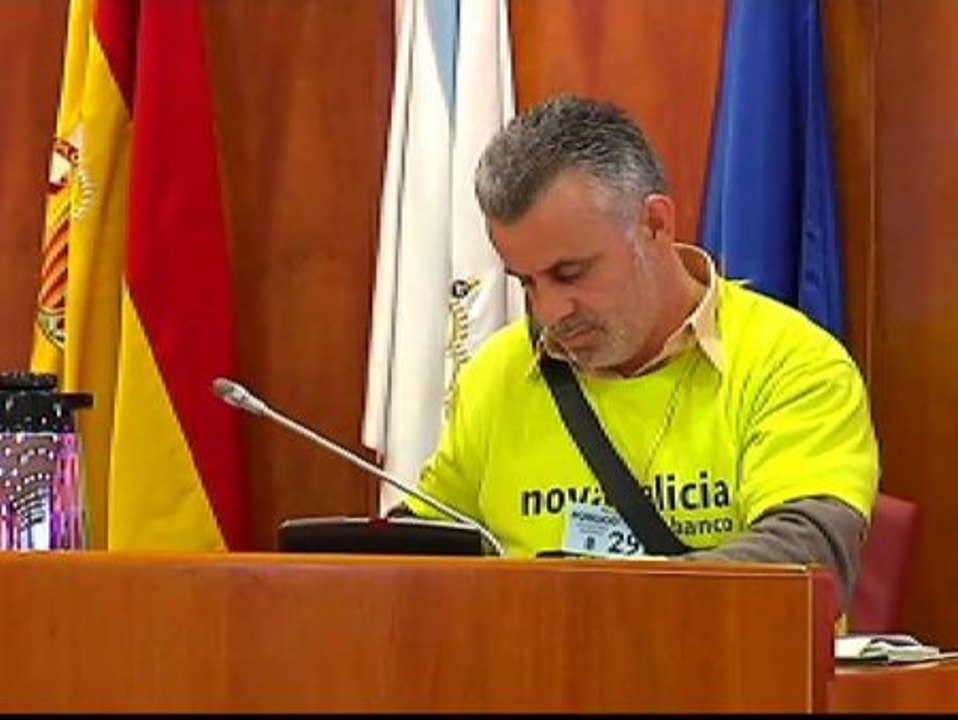 Los afectados por las preferentes toman la palabra en el pleno de Vigo