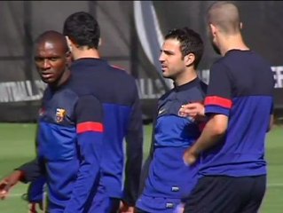 El Barça trabaja sobre el césped de la Ciudad Deportiva Joan Gamper con la mente puesta en el Bayern