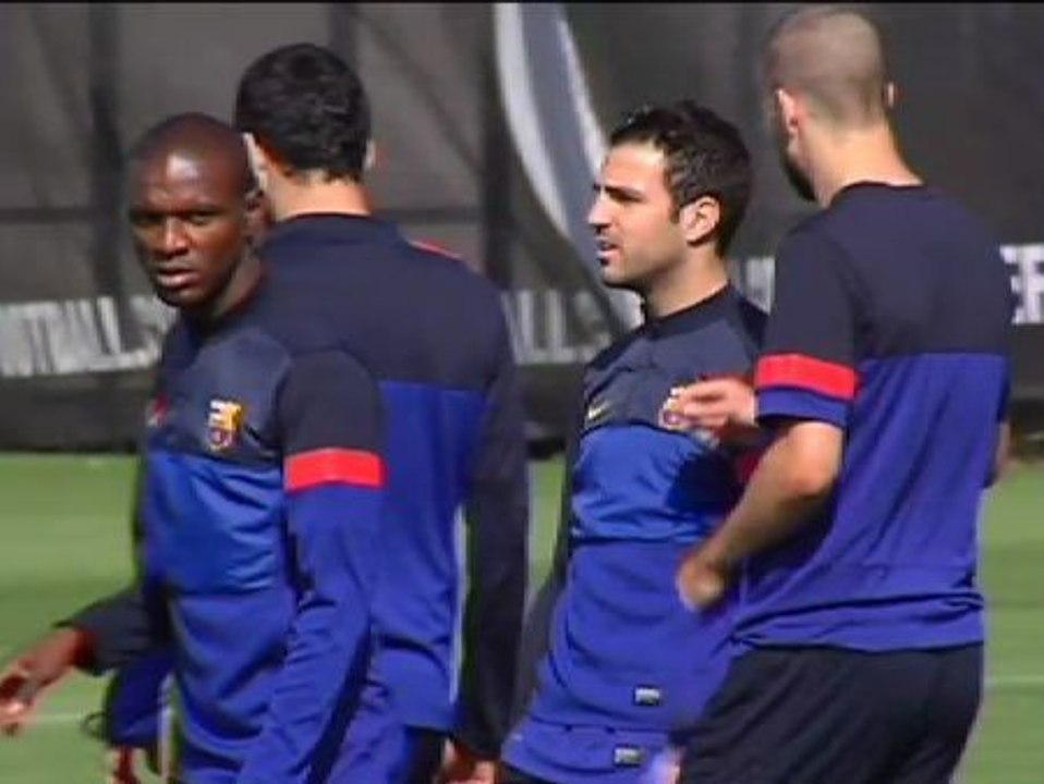 El Barça trabaja sobre el césped de la Ciudad Deportiva Joan Gamper con la mente puesta en el Bayern