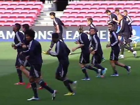 El Bayern toma contacto con el césped del Camp Nou