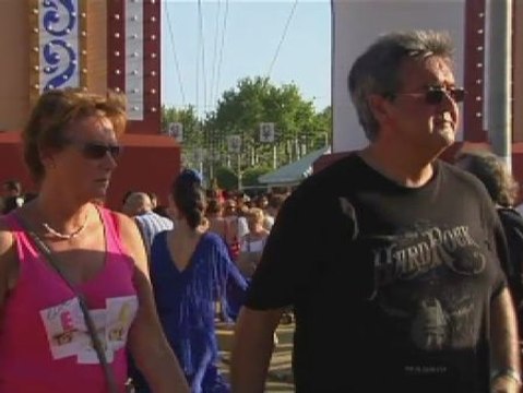 La Feria de Abril se llena de alegría, sevillanas, rebujitos