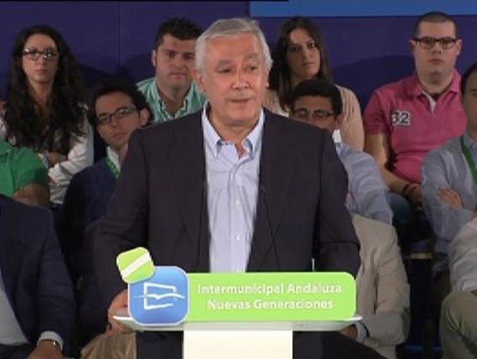 Arenas señala que el Gobierno de Rajoy "se rebela cada viernes" contra la crisis