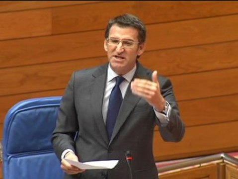 Beiras la lía en el Parlamento gallego