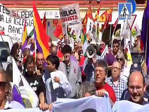 Miles de personas salen a la calle para reclamar la III República