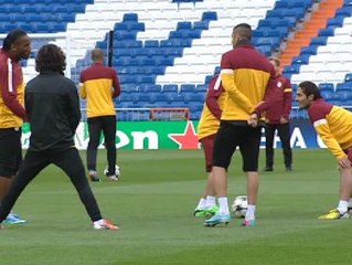 El Galatasaray se ejercita en el Bernabéu