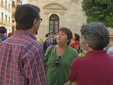 La Plataforma de Afectados por la Hipoteca organiza una protesta ante la sede del BBVA en Sevilla