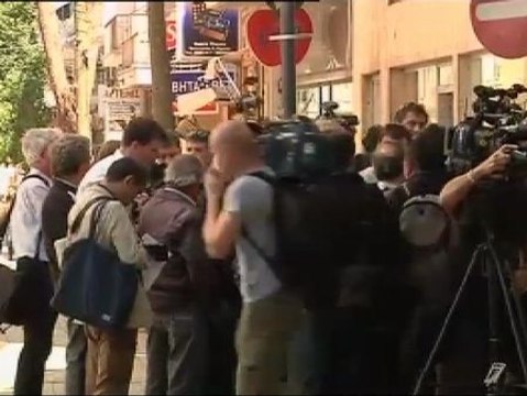 Los bancos de Chipre abren tras 12 días cerrados