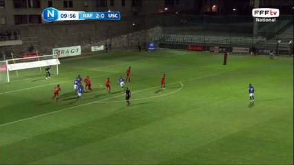 Coup franc repoussé par la défense