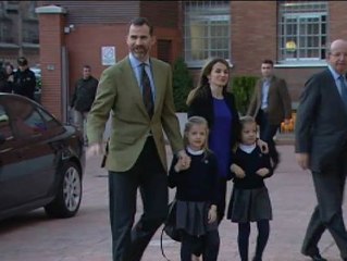 El Rey recibe la visita de sus nietas