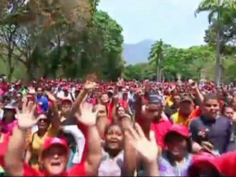 Cientos de miles de venezolanos despiden a Chávez