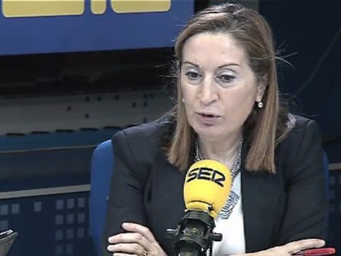 Ana Pastor subraya la estabilidad que la monarquía aporta al país