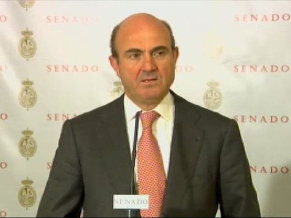 Guindos: "Los depósitos de menos de 100.000 euros son sagrados y los españoles tienen que estar tranquilos"
