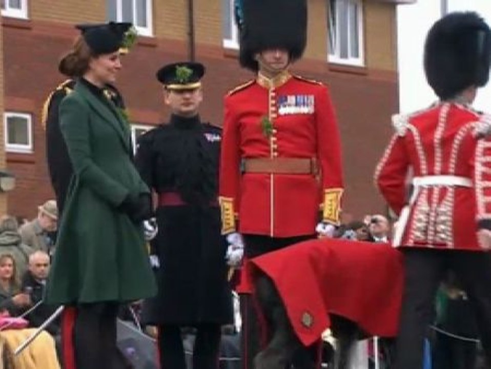 Un tacón le juega una mala pasada a Kate Middleton