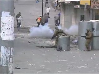 Fuertes enfretamientos entre la policia de Israel y jóvenes palestinos