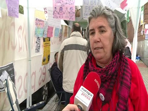 Acampan para pedir empleo y renta básica