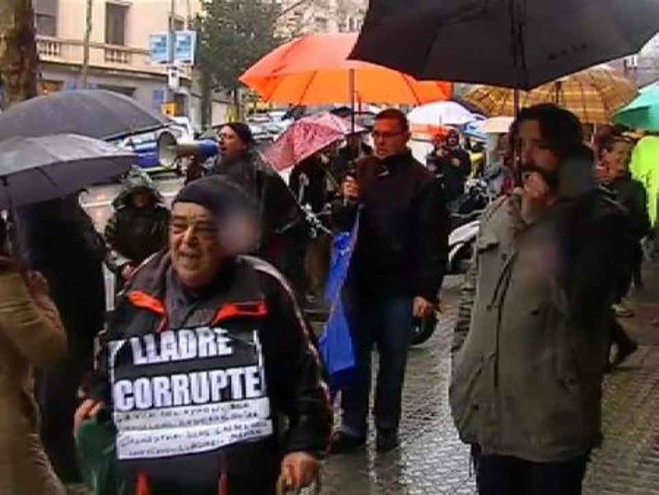 La PAH refuerza sus movilizaciones en la tramitación de la iniciativa legislativa contra los desahucios