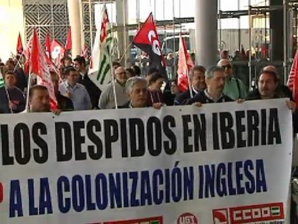 Fomento convoca a Iberia y representates de los trabajadores para intentar parar la huelga que empieza el lunes