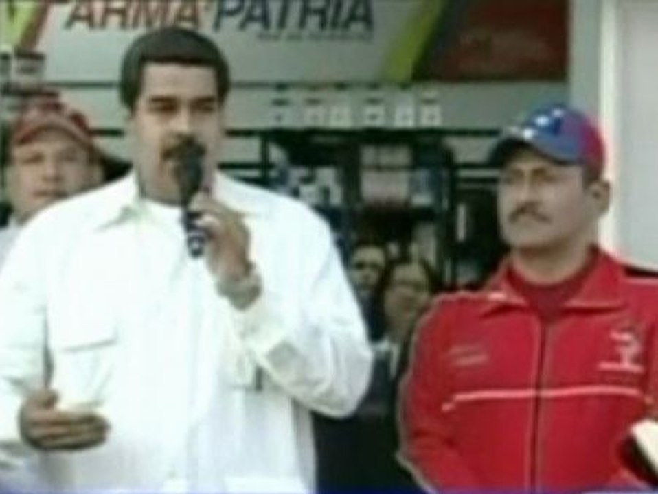 Maduro: Chávez se somete a tratamientos "duros y complejos"