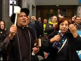 Los afectados por las preferentes de Novagalicia Banco se manifiestan por las calles de Vigo