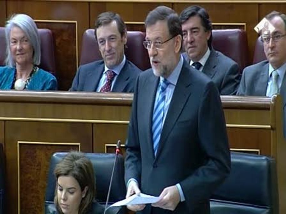 Rajoy pide a Rubalcaba que enseñe sus cuentas