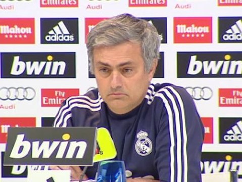 Mourinho, irónico: Prefiero quedarme con las lecciones del Barça sobre los árbitros