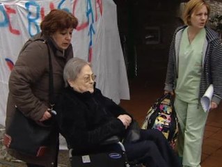 Desahuciados de la residencia.