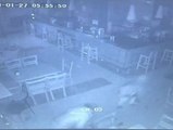 La policía busca a los autores del atraco a un restaurante al que entraron utilizando un explosivo
