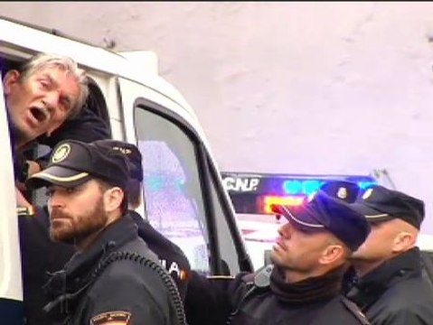Montes Neiro entra al juzgado de Málaga al grito de
