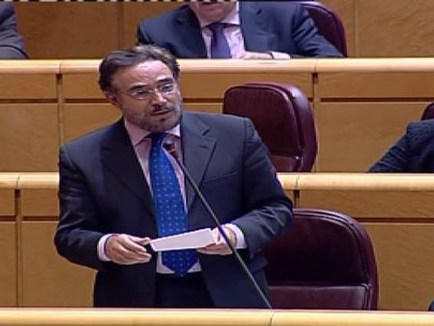 Montoro: La subida de impuestos y la amnistía fiscal