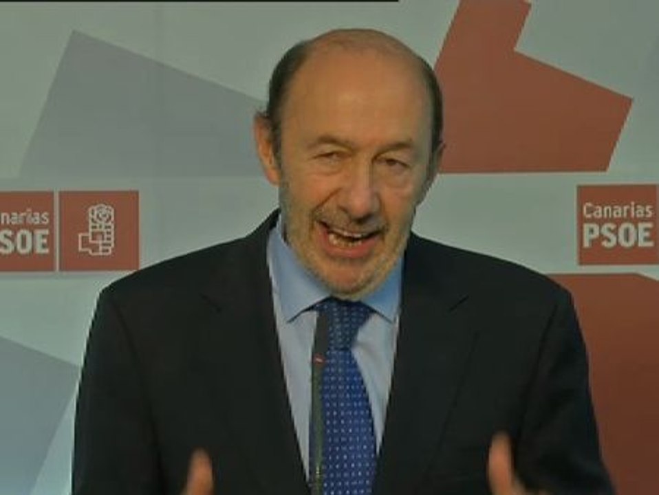 Rubalcaba exige a Rajoy que salga él mismo a dar explicaciones