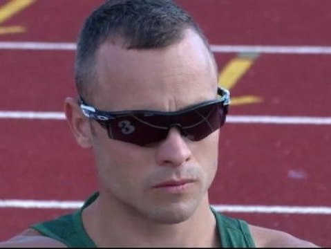 Oscar Pistorius es detenido por el asesinato premeditado de su novia