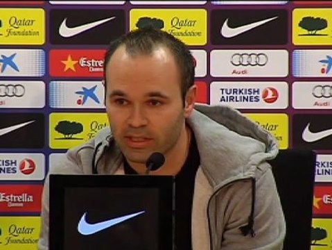 Iniesta : Valdés es el mejor portero del mundo .