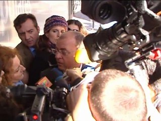 Indignación ciudadana ante la sede del PP