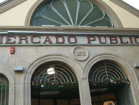 Un mendigo entrega una cartera que se encontró con 200 euros en su interior