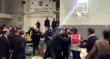 Üsküdar Seçim Kurulu'nda AK Partili Grup ile Polis Arasında Kavga Çıktı
