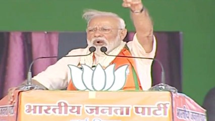 Скачать видео: Congress labelled peace-loving Hindus as terrorists, says PM Modi | Oneindia News